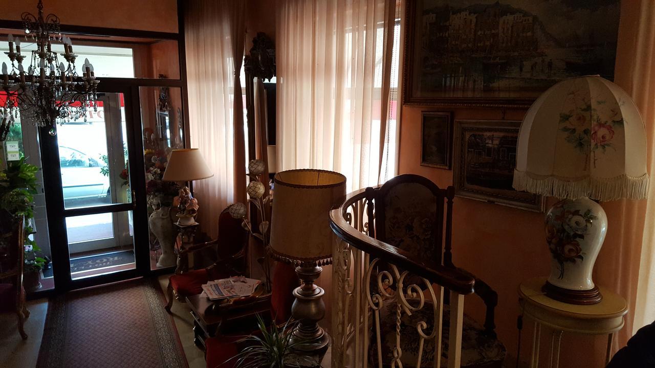 Hotel Royal Алессандрия Экстерьер фото